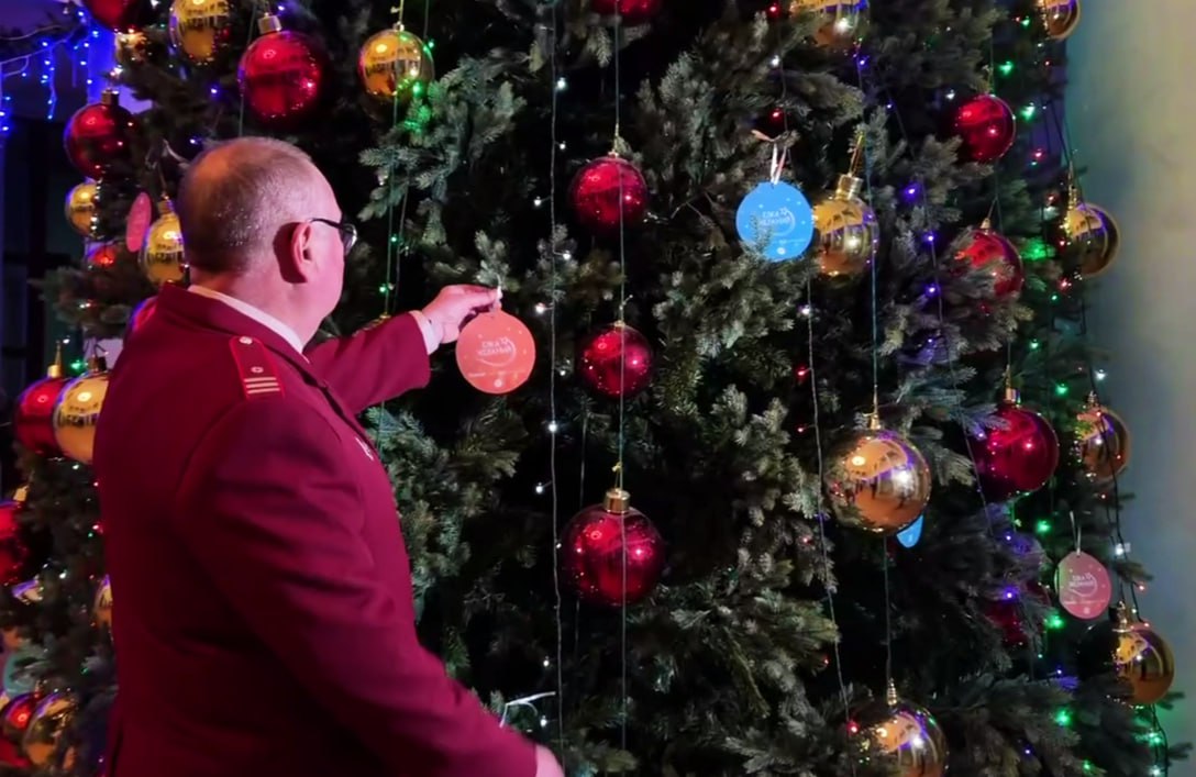 Всероссийская благотворительная акция «Елка желаний» продолжает воплощать мечты детей