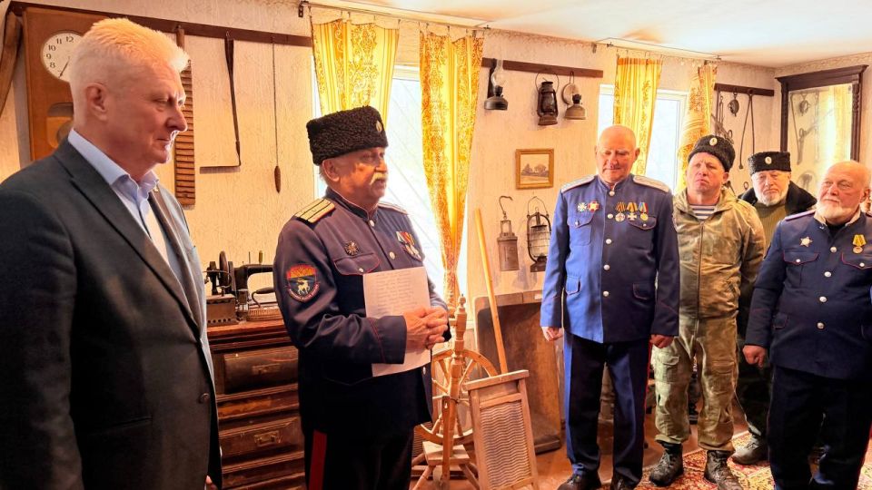 Сергей Козенко: В честь 35-летия со дня государственной регистрации и утверждения Устава Общественной организации «Общество Донских казаков Сорокинского куста станицы Гундоровской» поздравил Краснодонских казаков Сергей Козенко: В честь 35-летия со дня государственной регистрации и утверждения Устава Общественной организации «Общество Донских казаков Сорокинского куста станицы Гундоровской» поздравил Краснодонских казаков