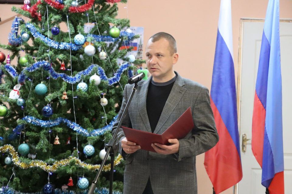"ЕДИНАЯ РОССИЯ" поздравила медработников Северодонецка с наступающим Новым годом "ЕДИНАЯ РОССИЯ" поздравила медработников Северодонецка с наступающим Новым годом