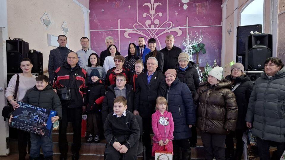 Исполняя детские мечты: депутаты Совета городского округа вручили новогодние подарки воспитанникам Краснолучского отделения ГКУ ЛНР "Республиканский центр социальной реабилитации детей-инвалидов "Возрождение" Исполняя детские мечты: депутаты Совета городского округа вручили новогодние подарки воспитанникам Краснолучского отделения ГКУ ЛНР "Республиканский центр социальной реабилитации детей-инвалидов "Возрождение"