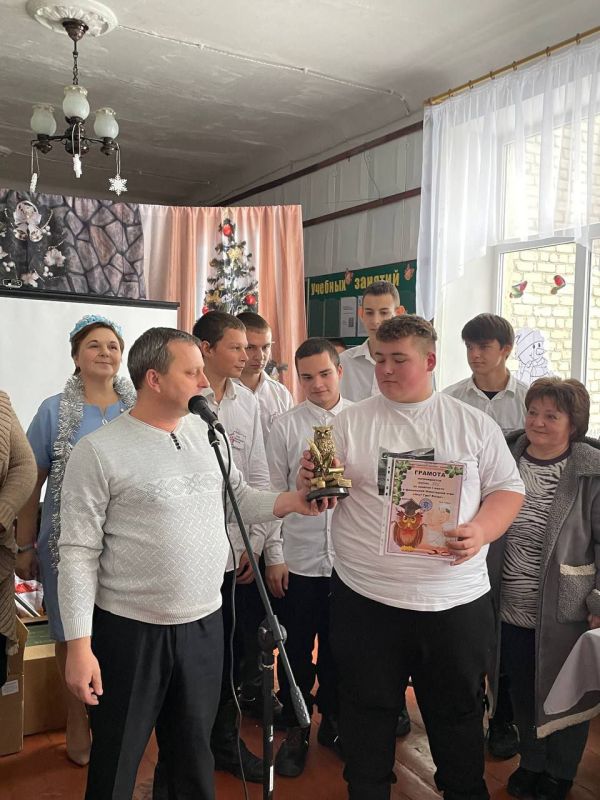 В Комиссаровском колледже прошла игра «Что? Где? Когда?» В Комиссаровском колледже прошла игра «Что? Где? Когда?»