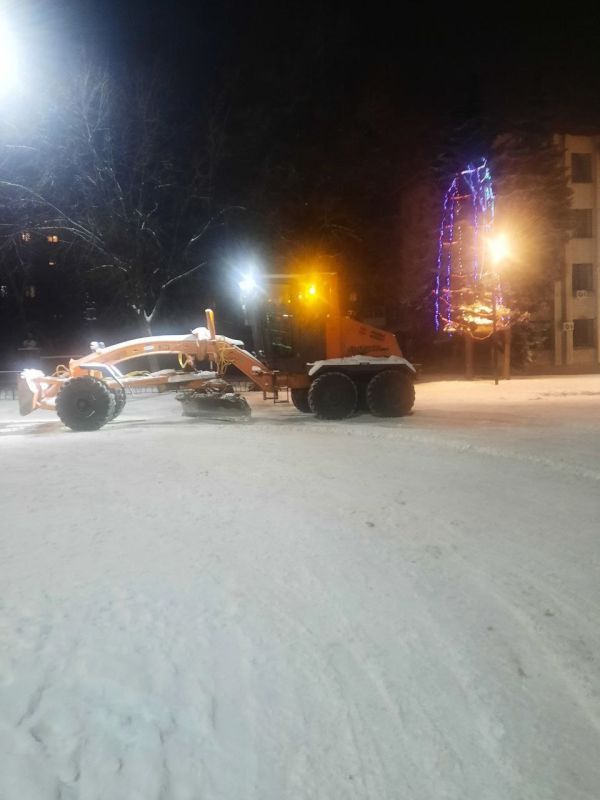 Коммунальные службы города с самого утра работают в штатном режиме Коммунальные службы города с самого утра работают в штатном режиме