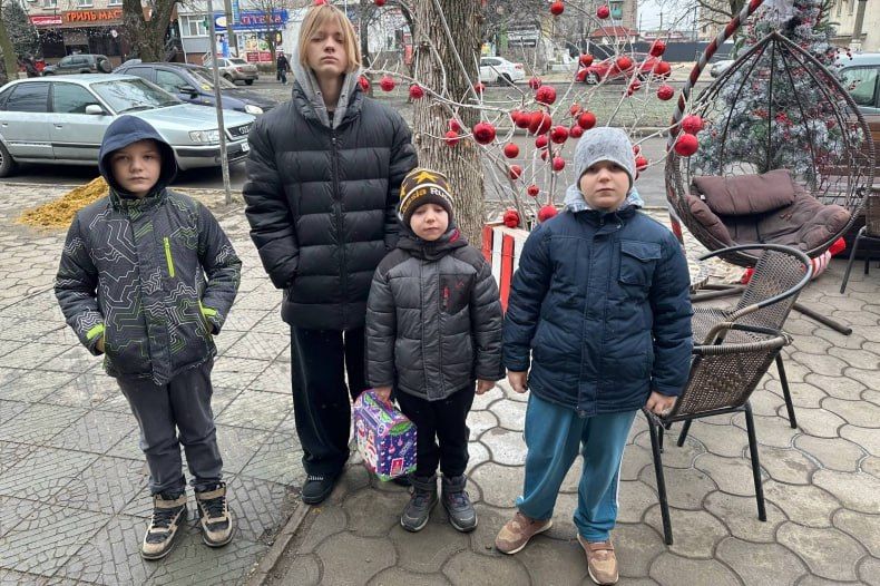 «Елка Желаний» для подопечных филиала №7 ГКУ ЛНР «Семейный центр» города Свердловска «Елка Желаний» для подопечных филиала №7 ГКУ ЛНР «Семейный центр» города Свердловска