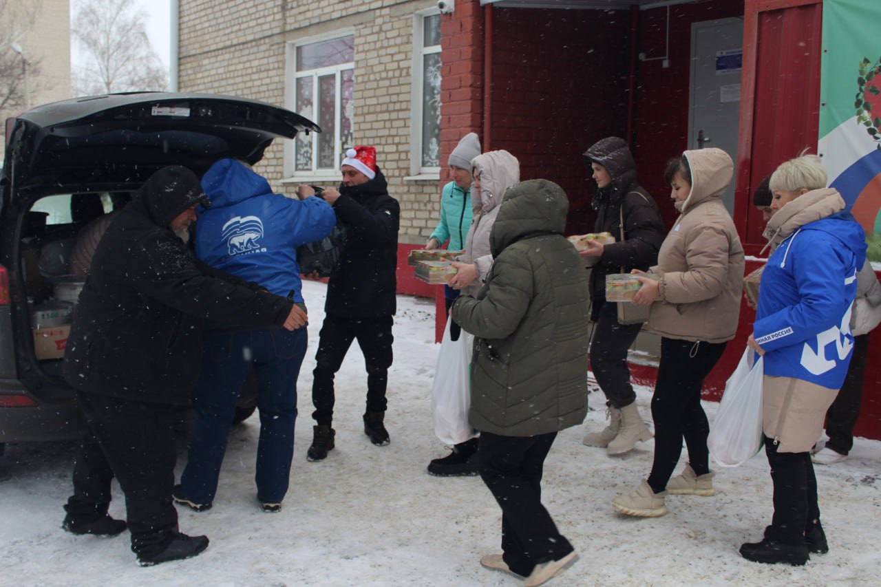 Славяносербское местное отделение «Единой России» благодарит за помощь аппарат Совета Славяносербского муниципального округа, коллективы яслей-садов «Рябинушка» и «Журавушка» поселков Родаково и Славяносербск, Зимогорьевской... Славяносербское местное отделение «Единой России» благодарит за помощь аппарат Совета Славяносербского муниципального округа, коллективы яслей-садов «Рябинушка» и «Журавушка» поселков Родаково и Славяносербск, Зимогорьевской...