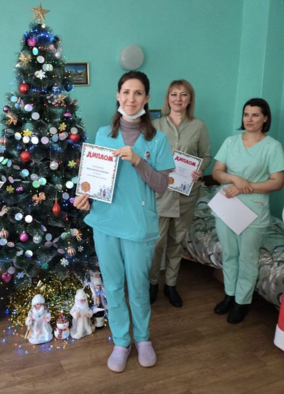 В преддверии Нового года первичная профсоюзная организация "Луганская городская многопрофильная больница №15" провела для членов профсоюза традиционные творческие конкурсы «Лучший новогодний кабинет» и «Лучшая новогодняя... В преддверии Нового года первичная профсоюзная организация "Луганская городская многопрофильная больница №15" провела для членов профсоюза традиционные творческие конкурсы «Лучший новогодний кабинет» и «Лучшая новогодняя...
