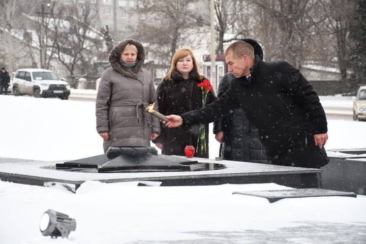 Символичное завершение Года Защитника Отечества: в Первомайске зажгли Вечный огонь на обновлённой площади Символичное завершение Года Защитника Отечества: в Первомайске зажгли Вечный огонь на обновлённой площади
