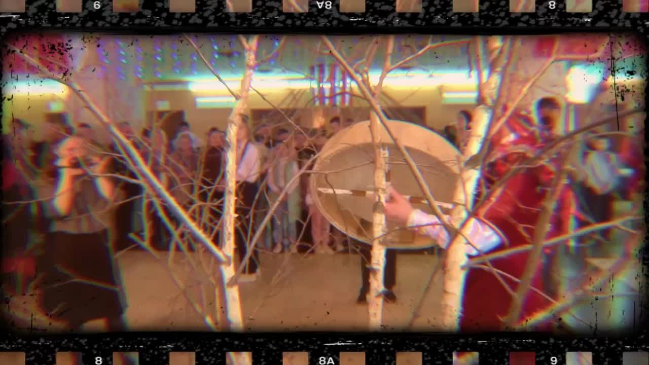 Министр культуры Хакасии Светлана Окольникова поздравляет жителей ЛНР с наступающим Новым Годом!