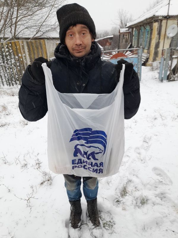 Единороссы оказали помощь жителям села Шелестовка Единороссы оказали помощь жителям села Шелестовка