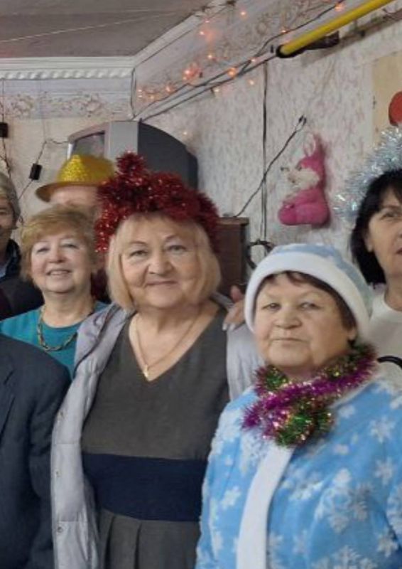 К ветеранам - с поздравлением и подарками! К ветеранам - с поздравлением и подарками!