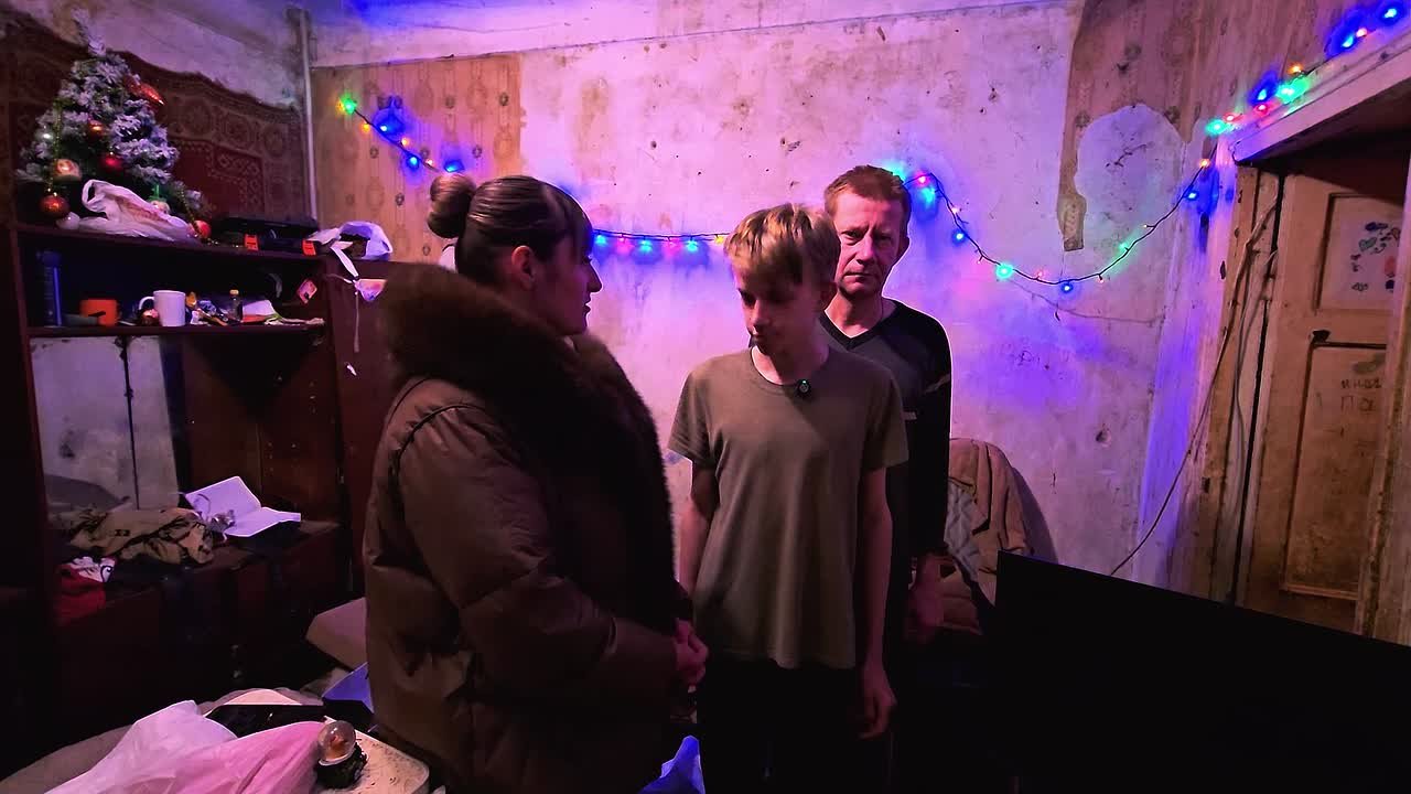 Председатель Избиркома ЛНР подарила маленькое новогоднее чудо детям защитника Отечества