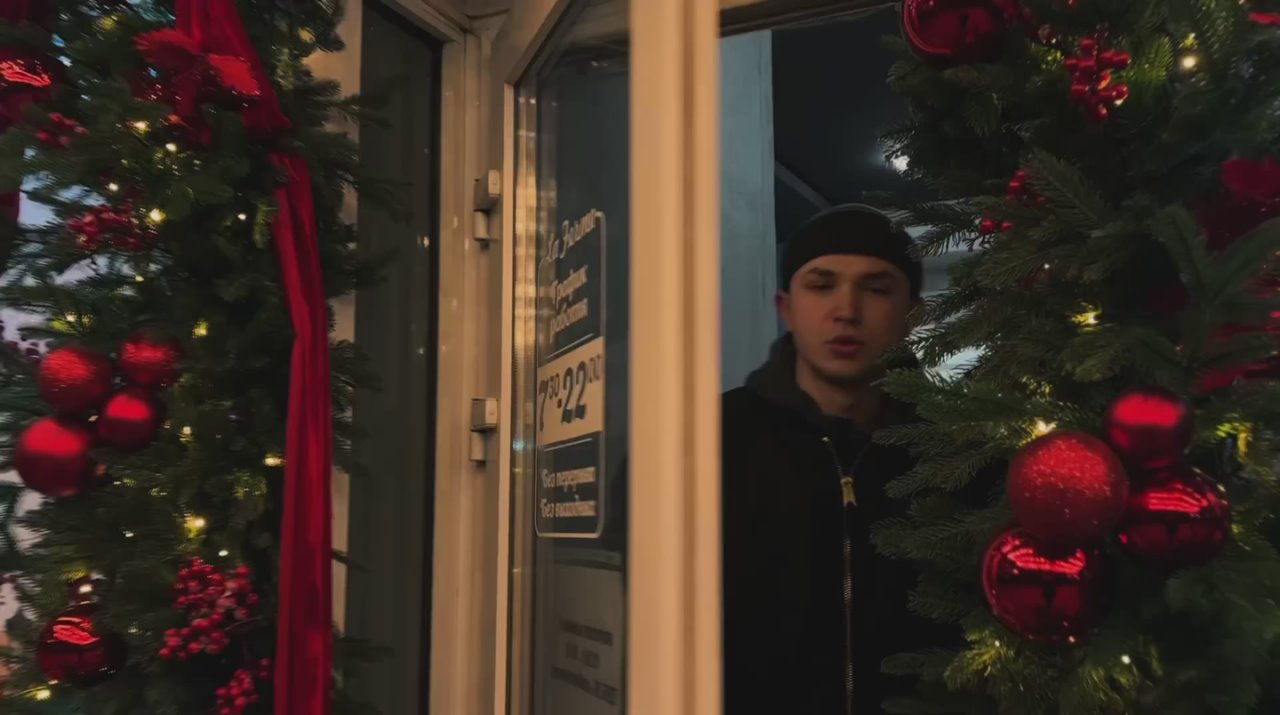 Молодёжная избирательная комиссия Луганской Народной Республики сердечно поздравляет всех жителей Республики с наступающим Новым годом!