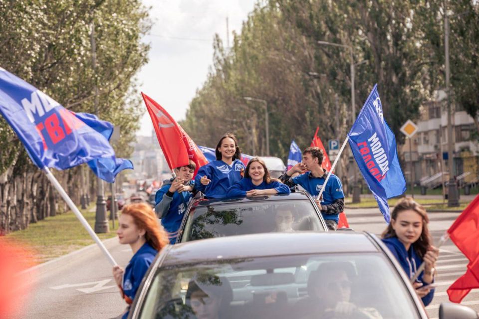 С наступающим Новым годом, друзья! С наступающим Новым годом, друзья!
