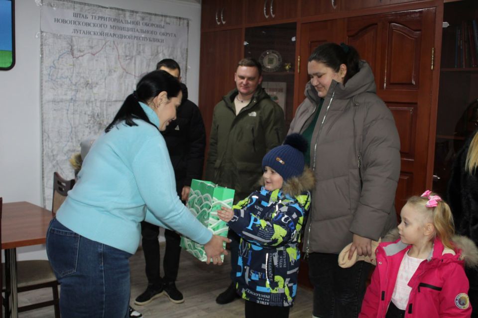 В преддверие Нового года мечты сбываются! Дети из Новопсковского муниципального округа почувствовали магию исполнения желаний В преддверие Нового года мечты сбываются! Дети из Новопсковского муниципального округа почувствовали магию исполнения желаний