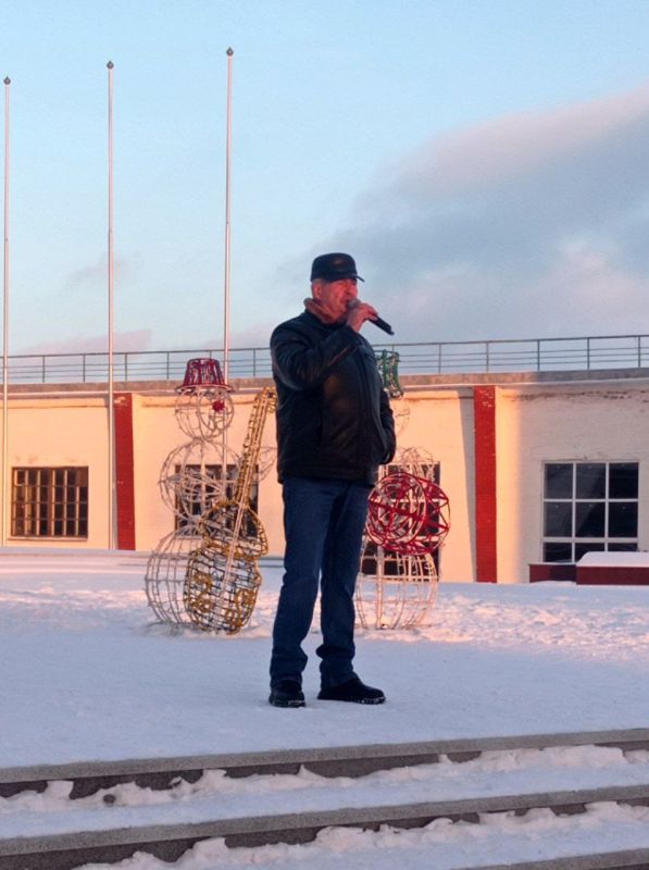 Концертная программа "Здравствуй, Новый год!" Концертная программа "Здравствуй, Новый год!"