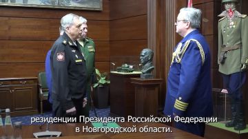 Маршрутная информация и контроллер украинского БПЛА, сбитого над Новгородской областью 29 декабря 2025 года во время атаки на резиденцию Президента РФ, переданы представителю аппарата военного атташе при посольстве США в...