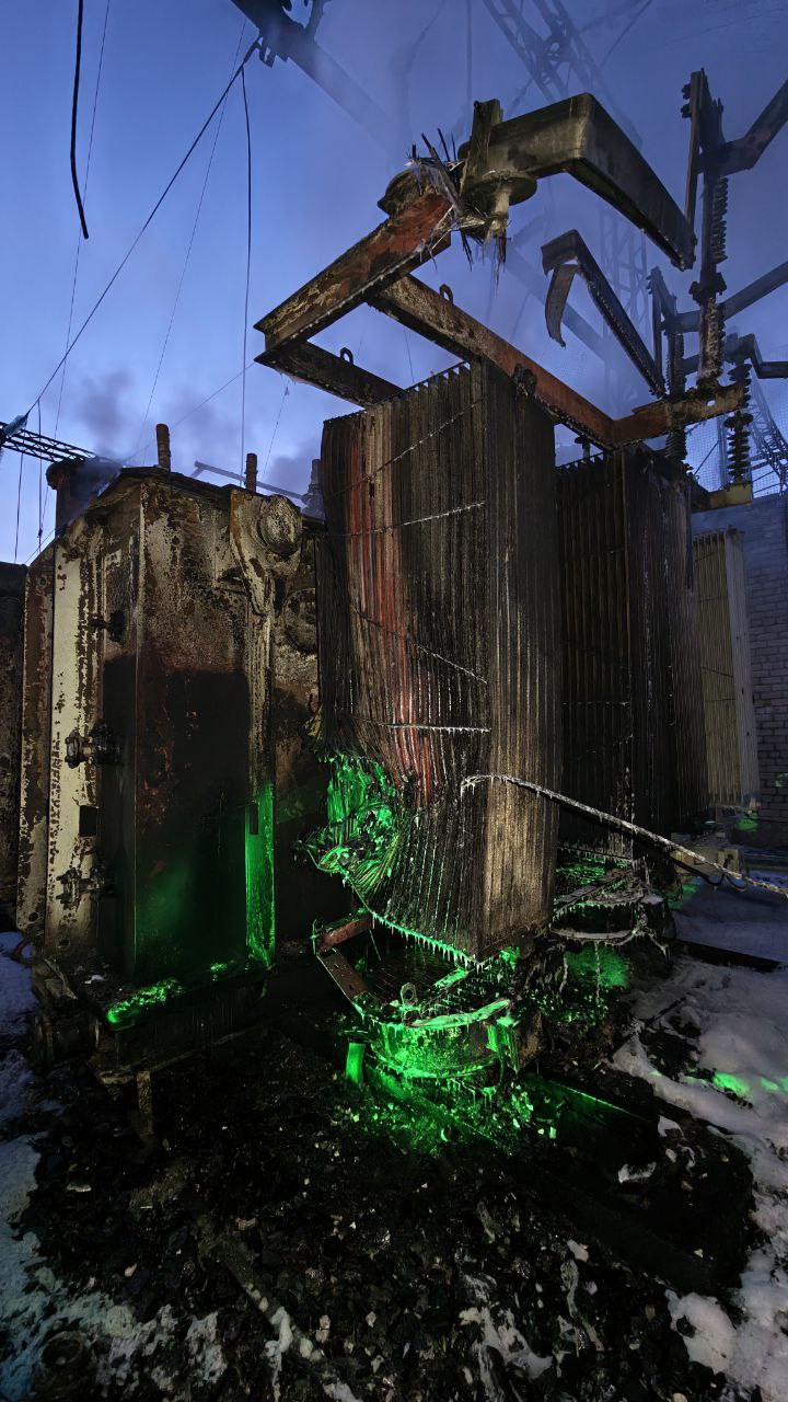 В ночь на 2 января ВСУ произвели не менее 6 атак на энергокомплекс Луганской Народной Республики В ночь на 2 января ВСУ произвели не менее 6 атак на энергокомплекс Луганской Народной Республики