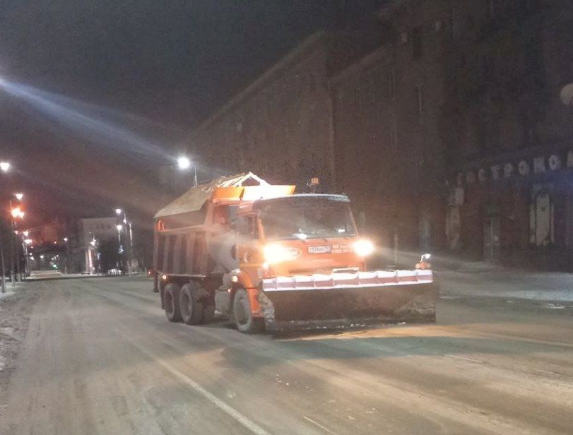 Коммунальные службы города в период новогодних каникул продолжают работать в штатном режиме Коммунальные службы города в период новогодних каникул продолжают работать в штатном режиме