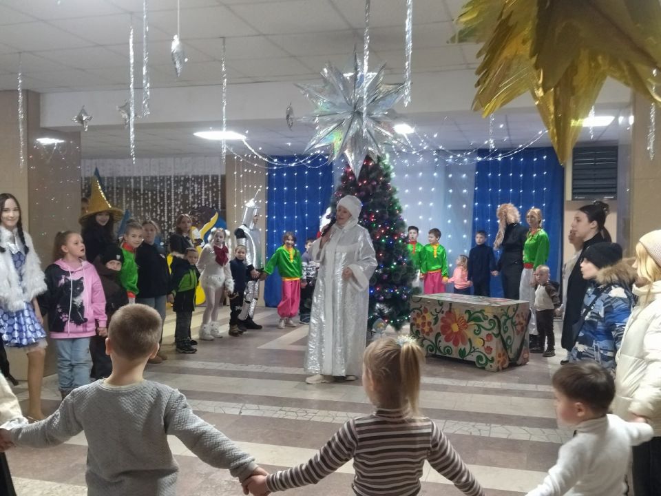 В первые дни нового года, 2 и 3 января, Дворец культуры им. О. Кошевого в городе Суходольске станет настоящим центром праздничных мероприятий для юных жителей В первые дни нового года, 2 и 3 января, Дворец культуры им. О. Кошевого в городе Суходольске станет настоящим центром праздничных мероприятий для юных жителей