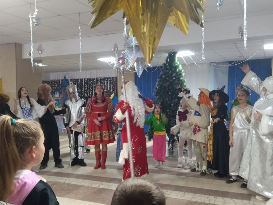 В первые дни нового года, 2 и 3 января, Дворец культуры им. О. Кошевого в городе Суходольске станет настоящим центром праздничных мероприятий для юных жителей В первые дни нового года, 2 и 3 января, Дворец культуры им. О. Кошевого в городе Суходольске станет настоящим центром праздничных мероприятий для юных жителей