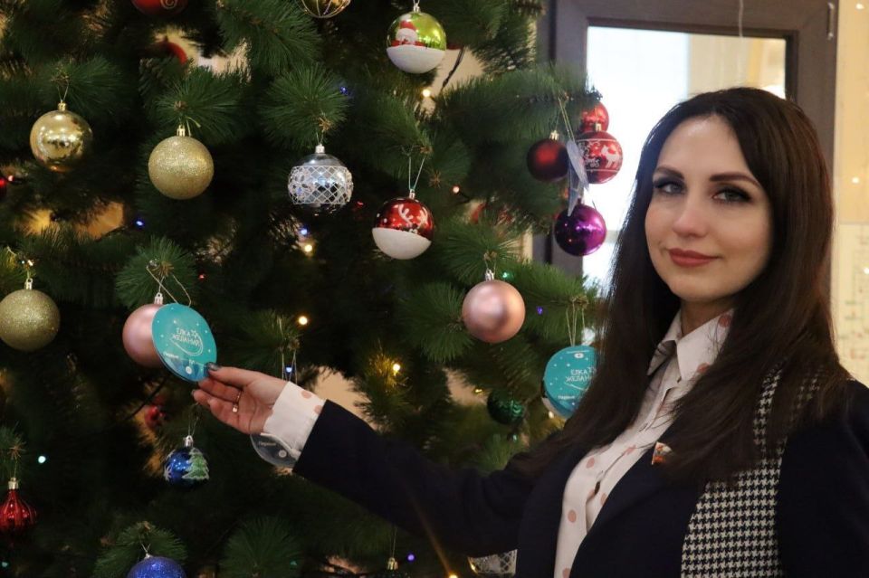Яна Сылкина: Который год с удовольствием принимаю участие в акции "Елка желаний", которая даёт возможность порадовать детей и подарить им новогоднюю сказку Яна Сылкина: Который год с удовольствием принимаю участие в акции "Елка желаний", которая даёт возможность порадовать детей и подарить им новогоднюю сказку
