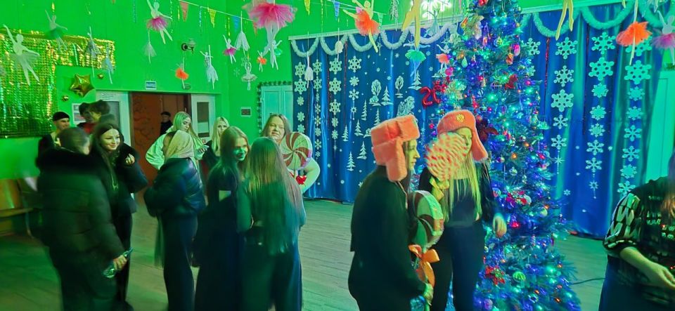 В Селезневском Доме культуры состоялся вечер отдыха для молодёжи — дискотека В Селезневском Доме культуры состоялся вечер отдыха для молодёжи — дискотека