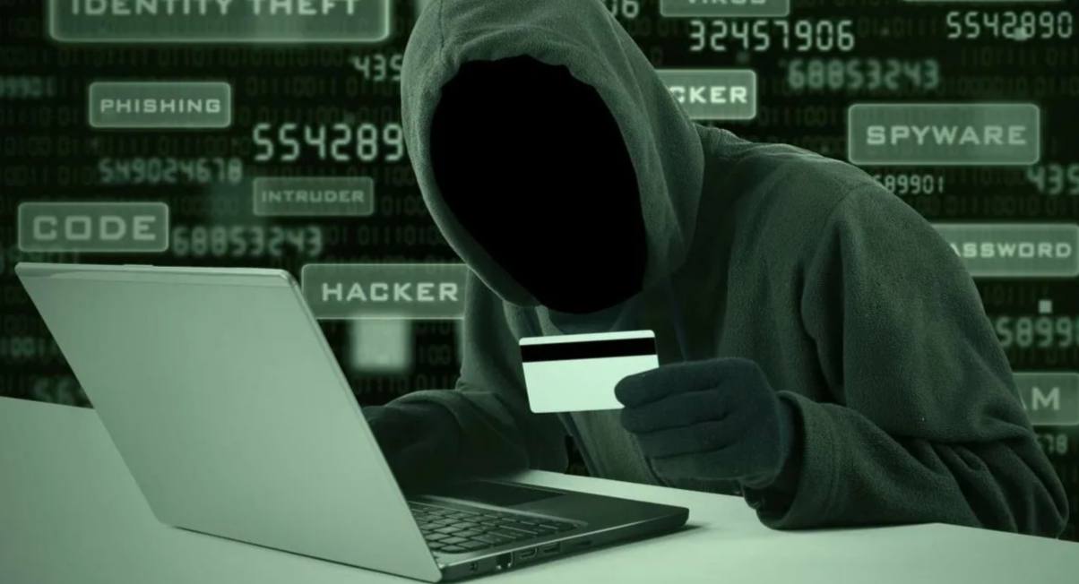 Михаил Мишустин поручил усилить борьбу с кибермошенничеством