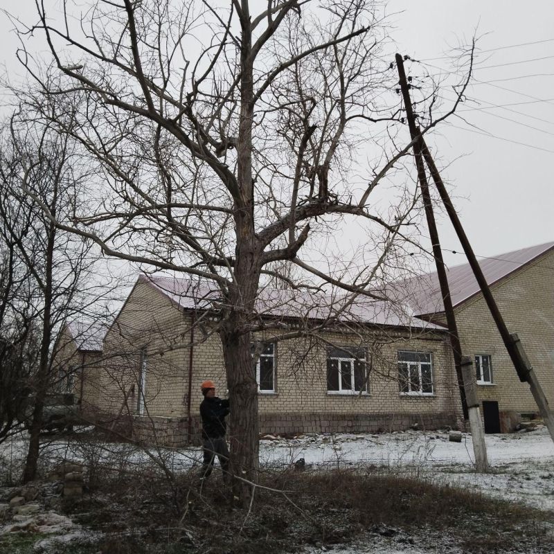 Рабочие из Удмуртии делают общественные пространства Лутугинского округа безопаснее и уютнее Рабочие из Удмуртии делают общественные пространства Лутугинского округа безопаснее и уютнее