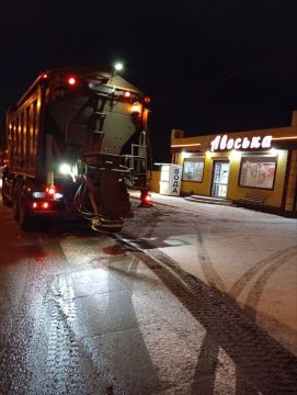 На республику обрушился сильный снегопад и ветер, создавая серьезные трудности для жителей, автомобилистов и дорожных служб