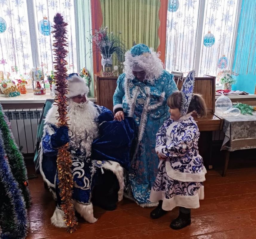 В Уткинском сельском клубе состоялся праздничный утренник для детей, посвященный Новому году В Уткинском сельском клубе состоялся праздничный утренник для детей, посвященный Новому году