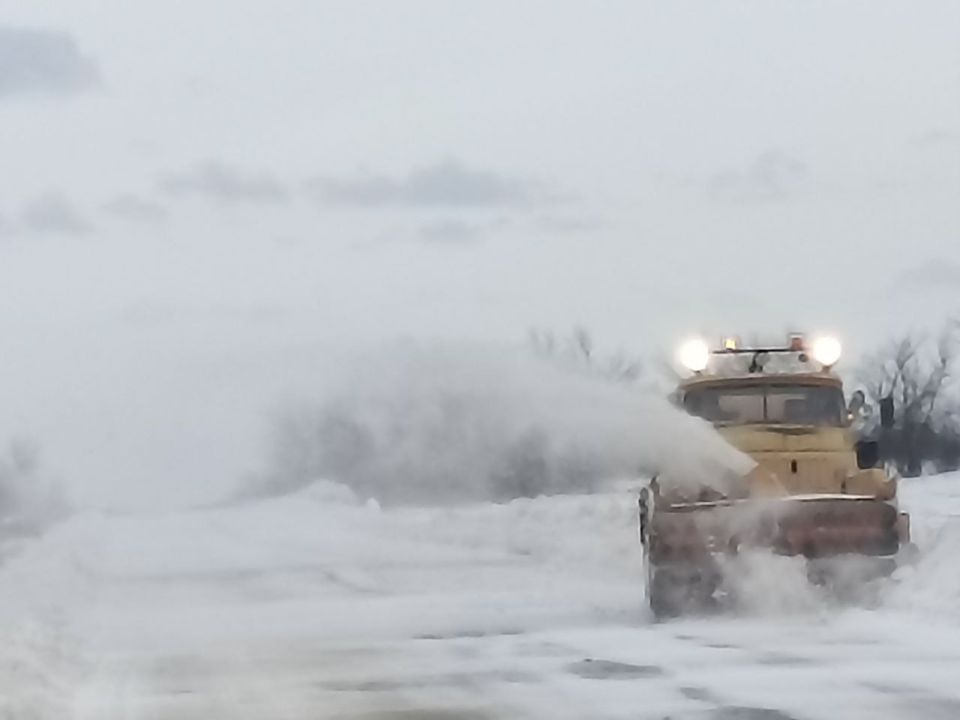 Сегодня на автодороге пгт Новосветловка – с. Огульчанск Краснодонский Автодор (филиал ГУП ЛНР «Луганский Автодор») проводит работы по расчистке проезжей части от снежных заносов Сегодня на автодороге пгт Новосветловка – с. Огульчанск Краснодонский Автодор (филиал ГУП ЛНР «Луганский Автодор») проводит работы по расчистке проезжей части от снежных заносов