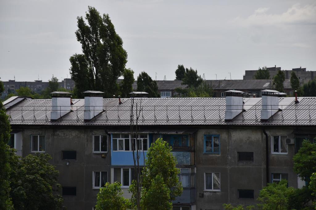 Евгений Морозов: ИТОГИ ГОДА. БРЯНКА. Третий год подряд в Брянке планомерно решается одна из самых наболевших проблем — капитальный ремонт кровель многоквартирных жилых домов