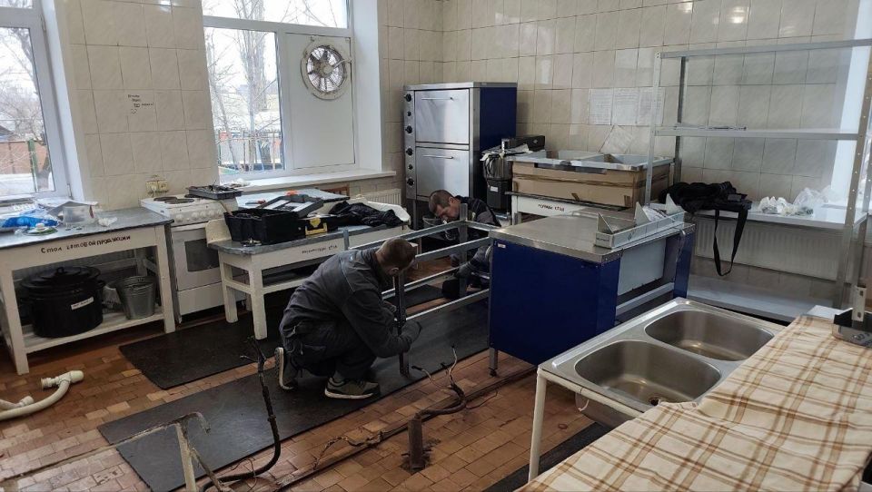 Оборудование пищеблока обновили в детском саду Лутугинского округа Оборудование пищеблока обновили в детском саду Лутугинского округа