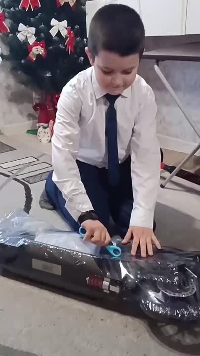 Дмитрий Пекуровский исполнил мечту мальчика из ЛНР, приняв участие в «Елке желаний»