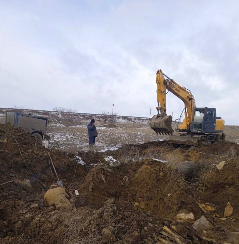 В новогодние праздники Специалисты Алчевского управления завершили аварийно-ремонтные работы на магистральном водоводе, диаметром 1200 и 1000 мм В новогодние праздники Специалисты Алчевского управления завершили аварийно-ремонтные работы на магистральном водоводе, диаметром 1200 и 1000 мм