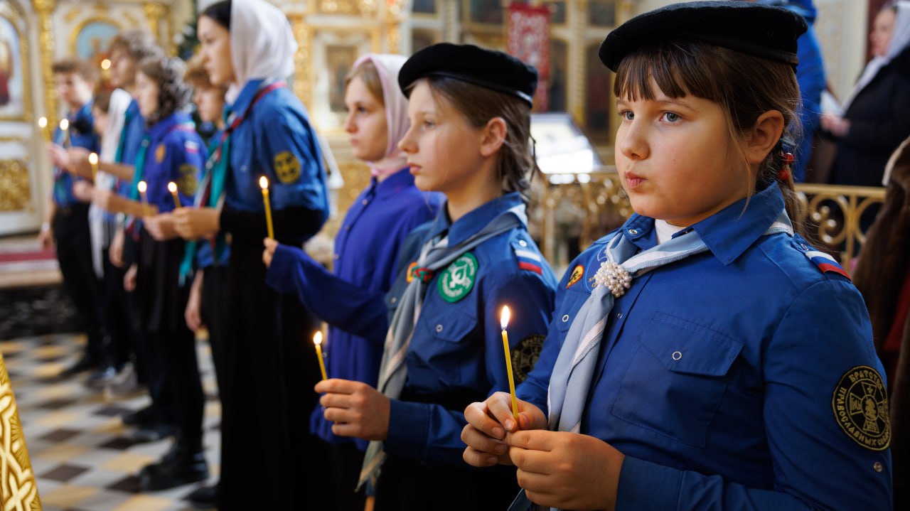 4 января 2026 года, в Неделю перед Рождеством Христовым, Высокопреосвященнейший Пантелеимон, митрополит луганский и Алчевский, совершил позднюю Божественную литургию в Петро-Павловском кафедральном соборе г. Луганска 4 января 2026 года, в Неделю перед Рождеством Христовым, Высокопреосвященнейший Пантелеимон, митрополит луганский и Алчевский, совершил позднюю Божественную литургию в Петро-Павловском кафедральном соборе г. Луганска