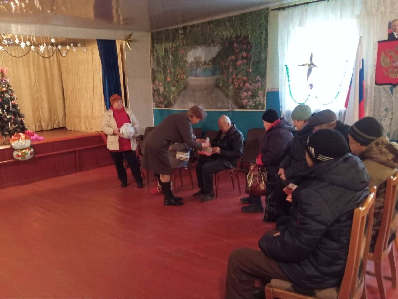 04.01.2026 в клубе поселка Федоровка состоялось праздничное новогоднее мероприятие "В гостях у Деда Мороза!" 04.01.2026 в клубе поселка Федоровка состоялось праздничное новогоднее мероприятие "В гостях у Деда Мороза!"