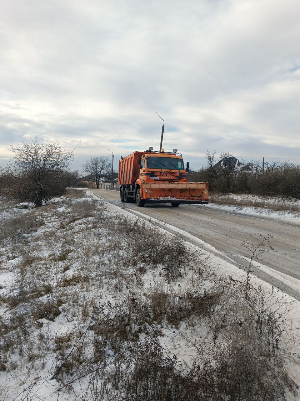 Андрей Рубанцов: Коммунальные службы продолжают приводить дороги посёлков городского округа в соответствие после ночной непогоды Андрей Рубанцов: Коммунальные службы продолжают приводить дороги посёлков городского округа в соответствие после ночной непогоды