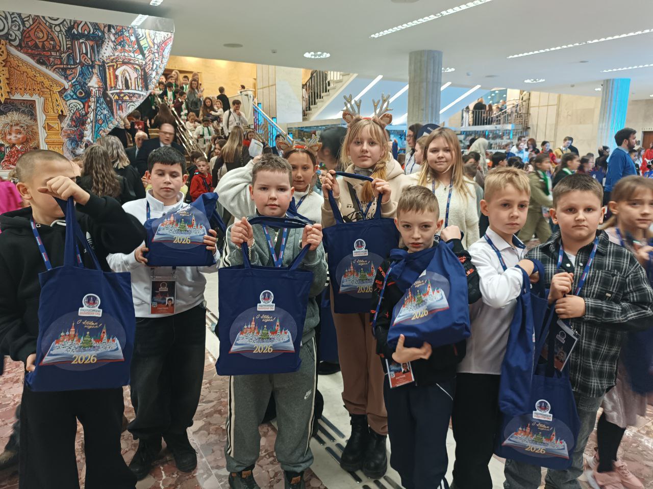 Навстречу чудесам: более 80 детей героев из ЛНР посетили главные ёлки страны в Москве Навстречу чудесам: более 80 детей героев из ЛНР посетили главные ёлки страны в Москве