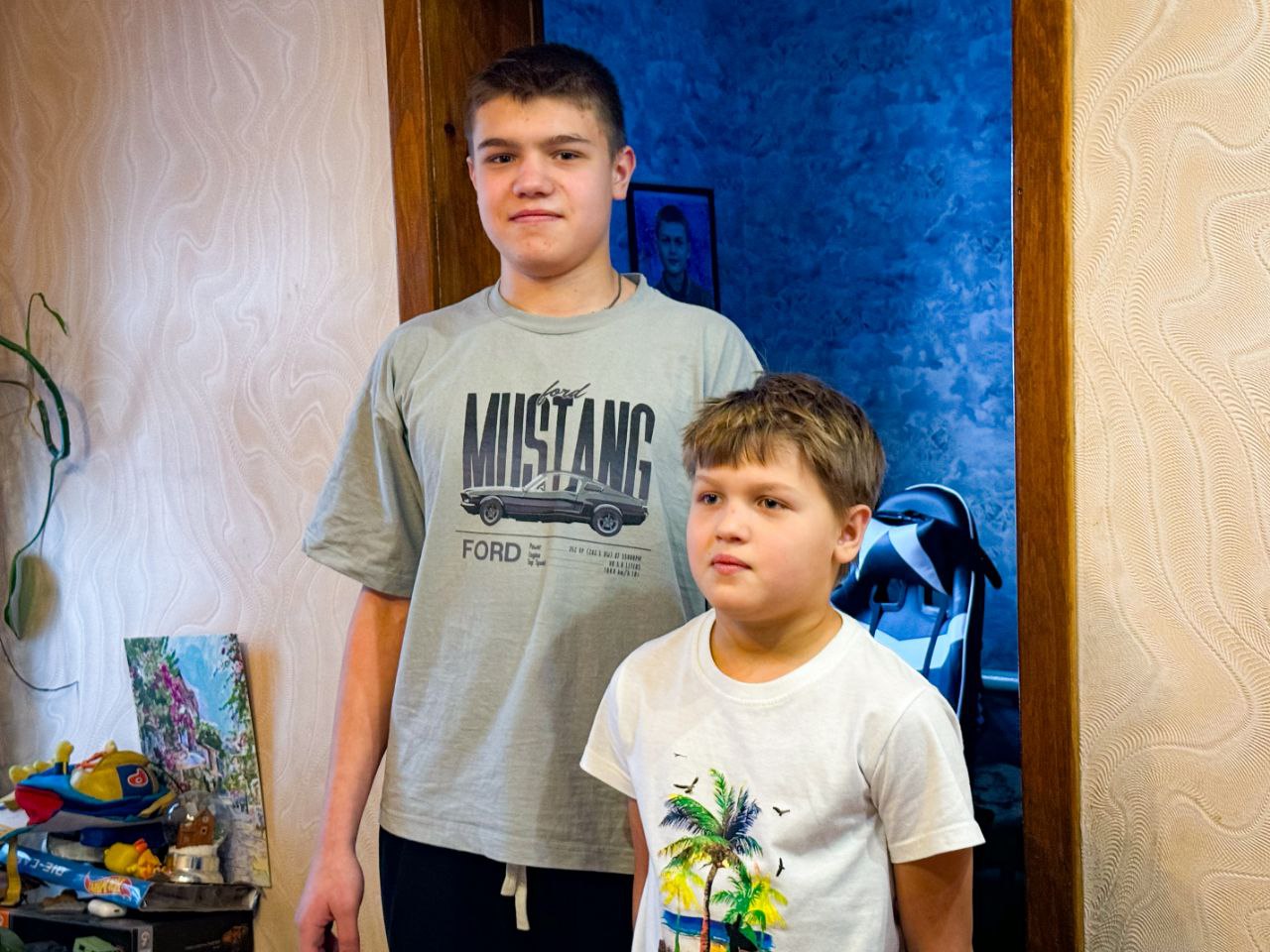 Сергей Саенко: Совместно с депутатом Совета Антрацитовского муниципального округа Владиславом Синецким мы с радостью поздравили ребят-участников акции "Ёлка желаний" с Новым годом, исполнив их заветные мечты Сергей Саенко: Совместно с депутатом Совета Антрацитовского муниципального округа Владиславом Синецким мы с радостью поздравили ребят-участников акции "Ёлка желаний" с Новым годом, исполнив их заветные мечты