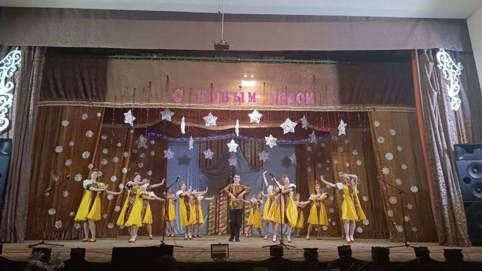 5 января в МБУ «Петровский ДК им. Г.И. Петровского» царила по-настоящему праздничная атмосфера 5 января в МБУ «Петровский ДК им. Г.И. Петровского» царила по-настоящему праздничная атмосфера