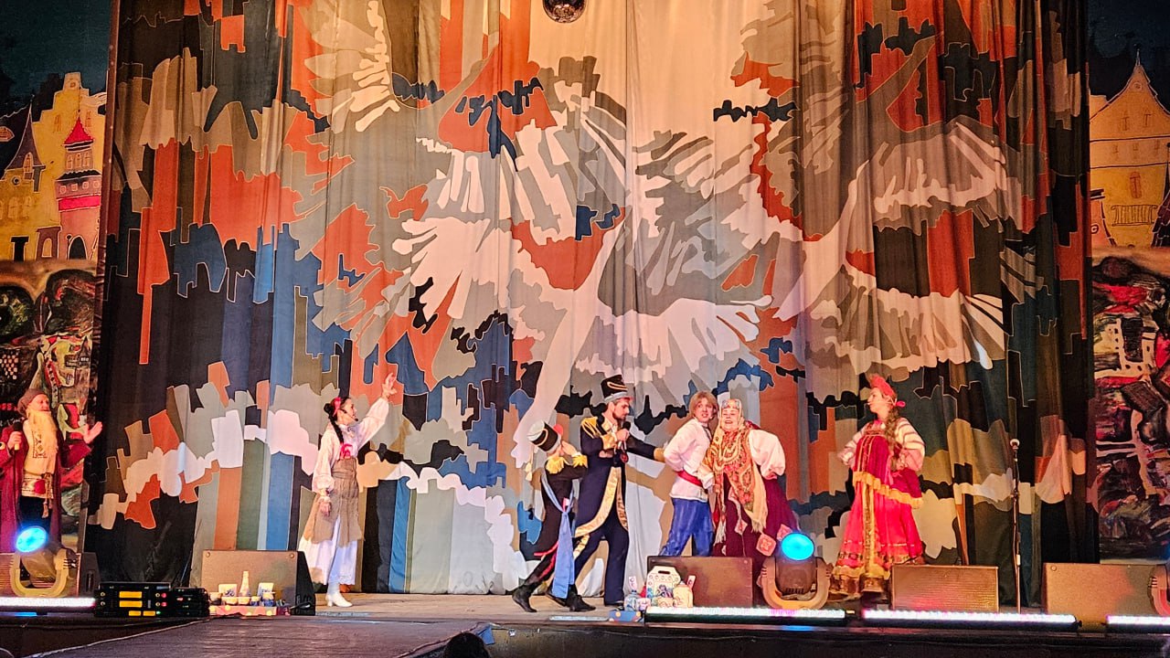 Светлана Гребенькова: Сказка на главной сцене Алчевска Светлана Гребенькова: Сказка на главной сцене Алчевска