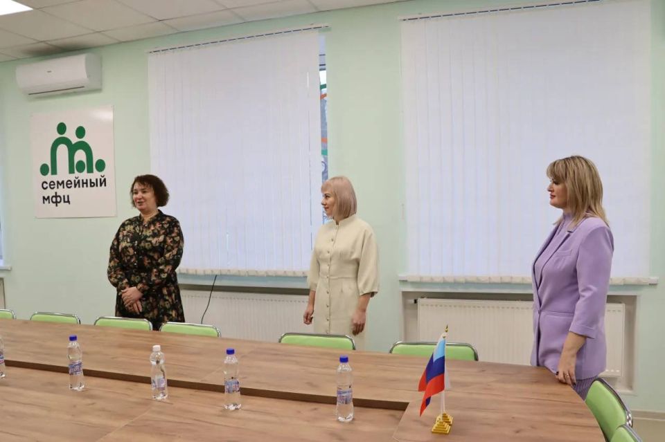 Инна Швенк: В Стаханове открылся Семейный МФЦ Инна Швенк: В Стаханове открылся Семейный МФЦ