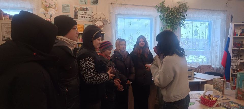 «Рождественская звезда». В канун Рождества Христова в библиотеке пгт Кленовый прошло праздничное мероприятие «Рождественская звезда». В канун Рождества Христова в библиотеке пгт Кленовый прошло праздничное мероприятие