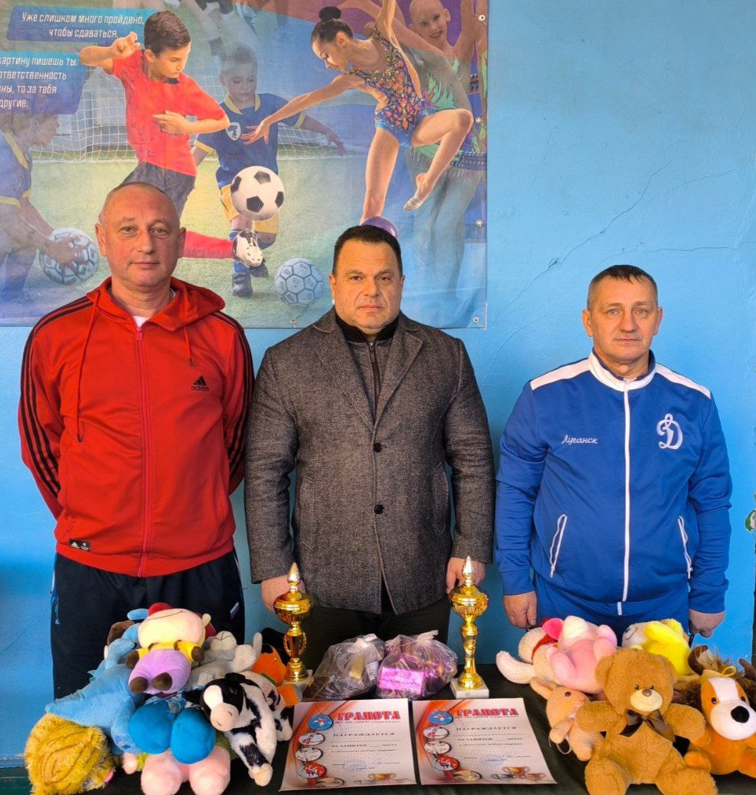 На базе Алчевского казачьего кадетского корпуса имени генерала Матвея Ивановича Платова проведены «Новогодние весёлые старты» На базе Алчевского казачьего кадетского корпуса имени генерала Матвея Ивановича Платова проведены «Новогодние весёлые старты»