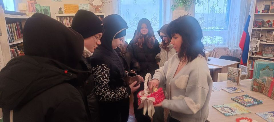 «Рождественская звезда». В канун Рождества Христова в библиотеке пгт Кленовый прошло праздничное мероприятие «Рождественская звезда». В канун Рождества Христова в библиотеке пгт Кленовый прошло праздничное мероприятие