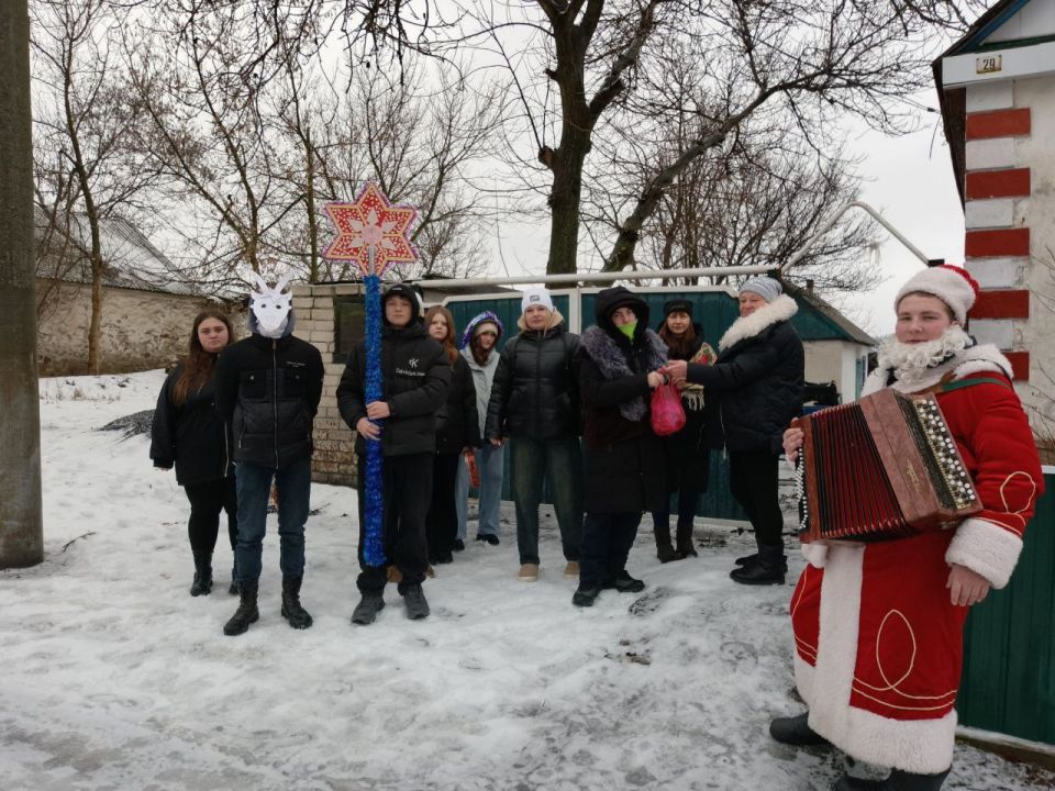 «Рождественская звезда». В канун Рождества Христова в библиотеке пгт Кленовый прошло праздничное мероприятие «Рождественская звезда». В канун Рождества Христова в библиотеке пгт Кленовый прошло праздничное мероприятие