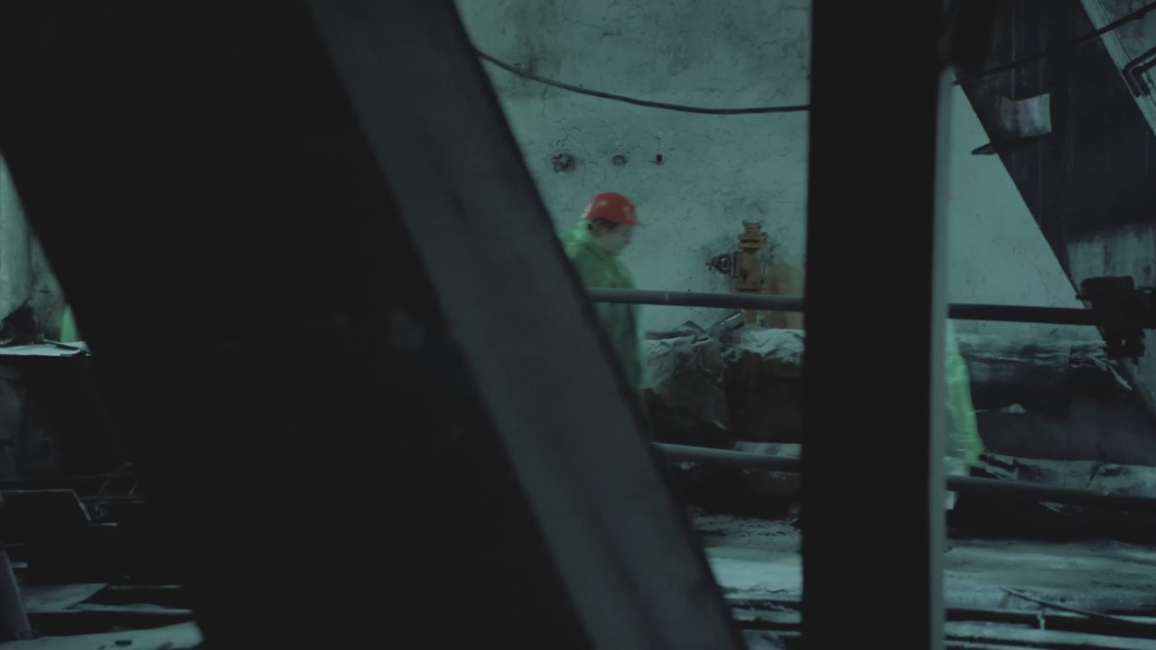 В Макеевке на шахте «Горняк-95» на глубине 460 метров молодёжный хор «Росток» исполнил рождественское песнопение