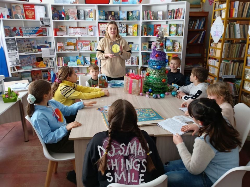 «Рождественская звезда». В канун Рождества Христова в библиотеке пгт Кленовый прошло праздничное мероприятие «Рождественская звезда». В канун Рождества Христова в библиотеке пгт Кленовый прошло праздничное мероприятие