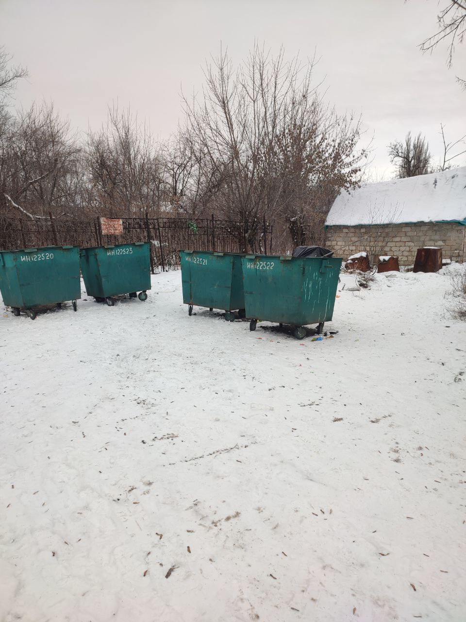 В период длительных новогодних праздников, когда объем отходов традиционно увеличивается, МУП «Чистый город» обеспечивает стабильную работу на территории Краснодонского муниципального округа