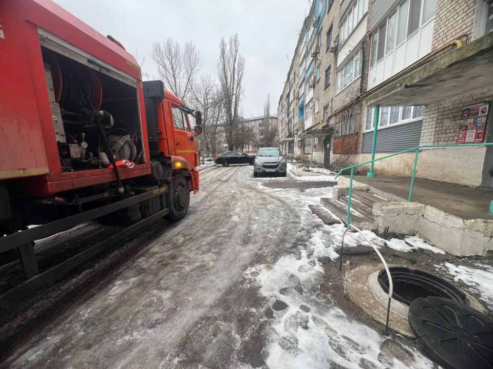 Аварийная бригада ООО «Тюменьбурстрой» шефа-региона продолжает работы на сетях водоснабжения и водоотведения Краснодонского муниципального округа Аварийная бригада ООО «Тюменьбурстрой» шефа-региона продолжает работы на сетях водоснабжения и водоотведения Краснодонского муниципального округа